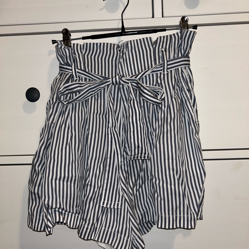 Abercrombie Striped High-Waisted Women's Shorts